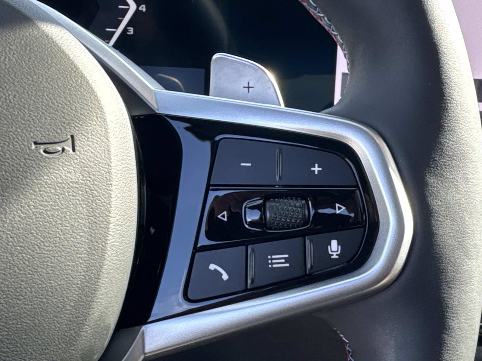 Used 2025 BMW M340i image 17