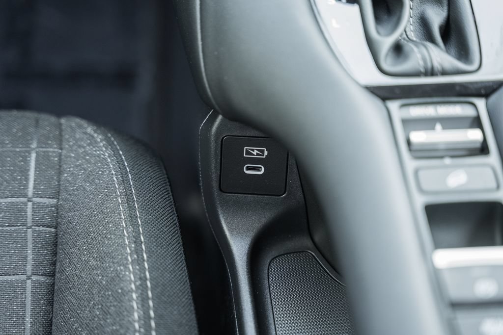 Certified 2025 Honda HR-V LX image 22