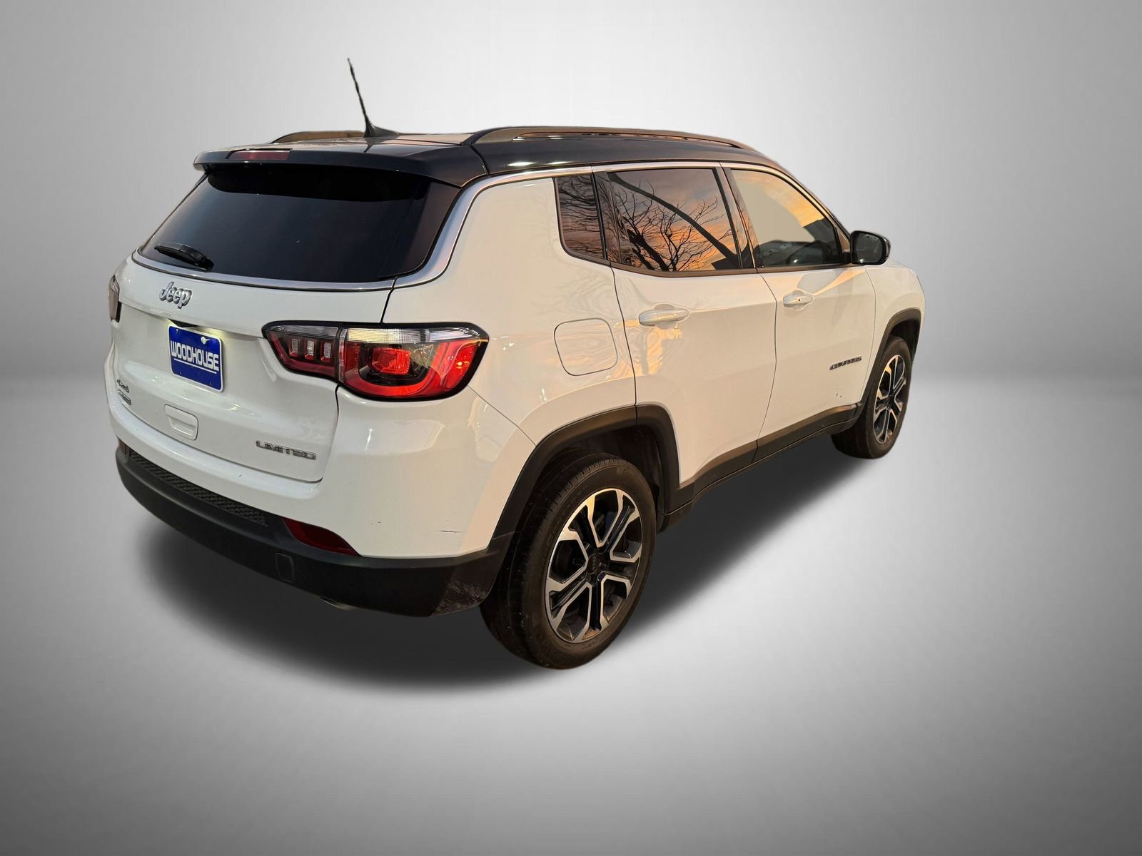 Used 2022 Jeep Compass Limited image 3