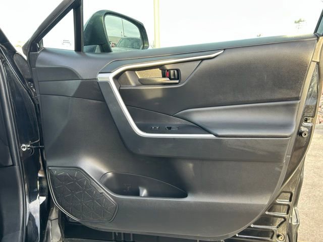 Used 2024 Toyota RAV4 LE image 28