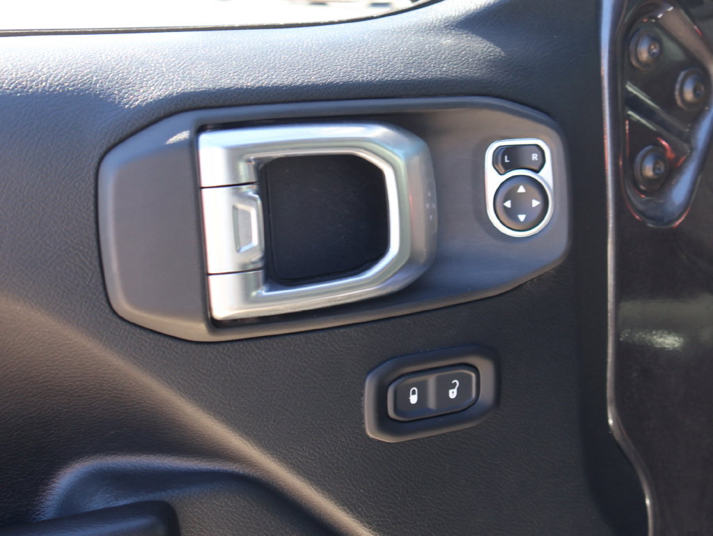 Used 2019 Jeep Wrangler Rubicon AWD/4WD image 16