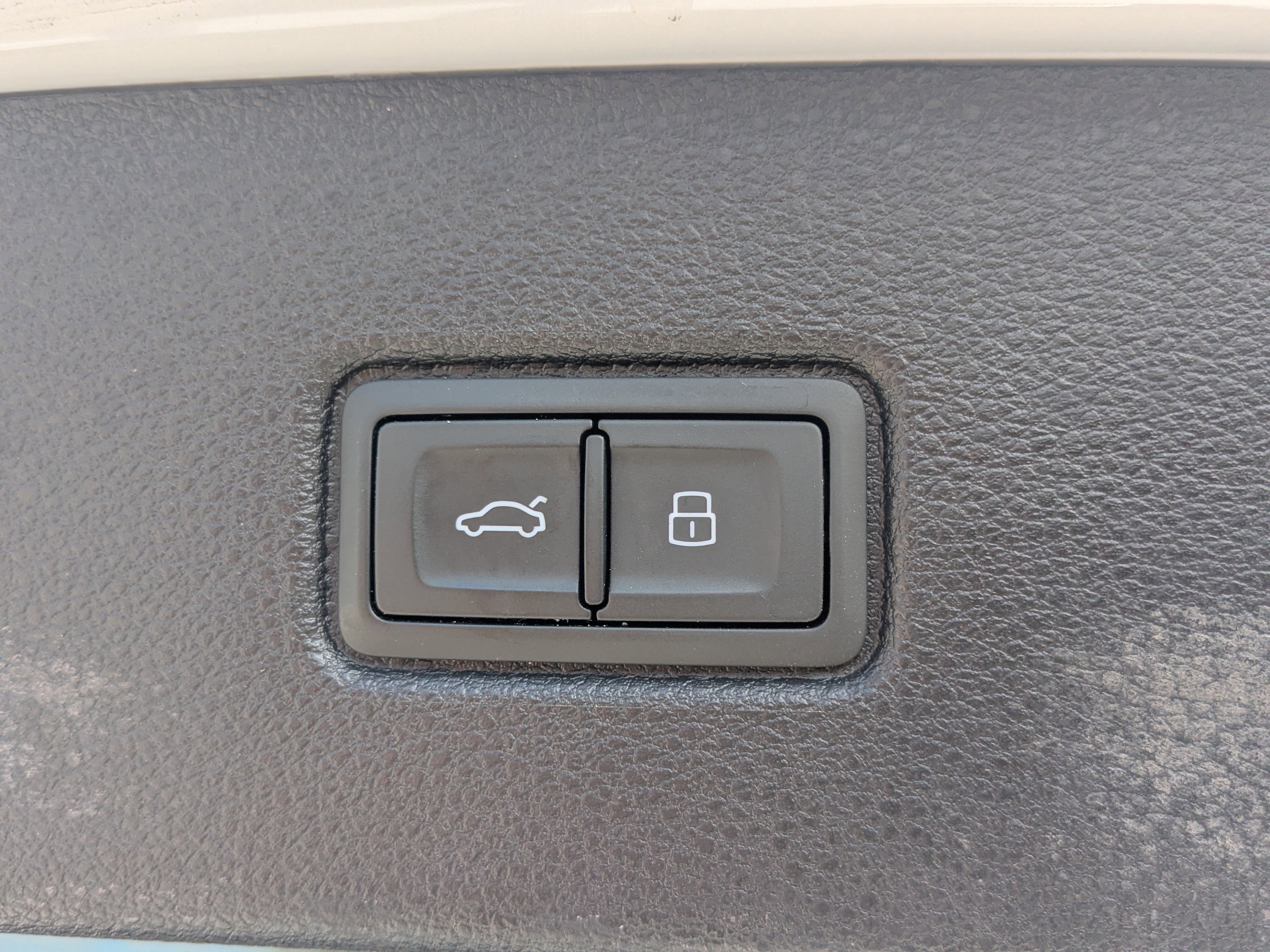 Used 2022 Audi Q7 Premium Plus image 18