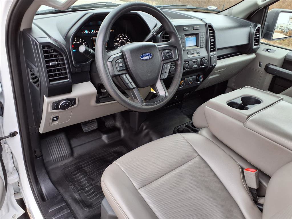Used 2024 Ford Expedition XLT image 5
