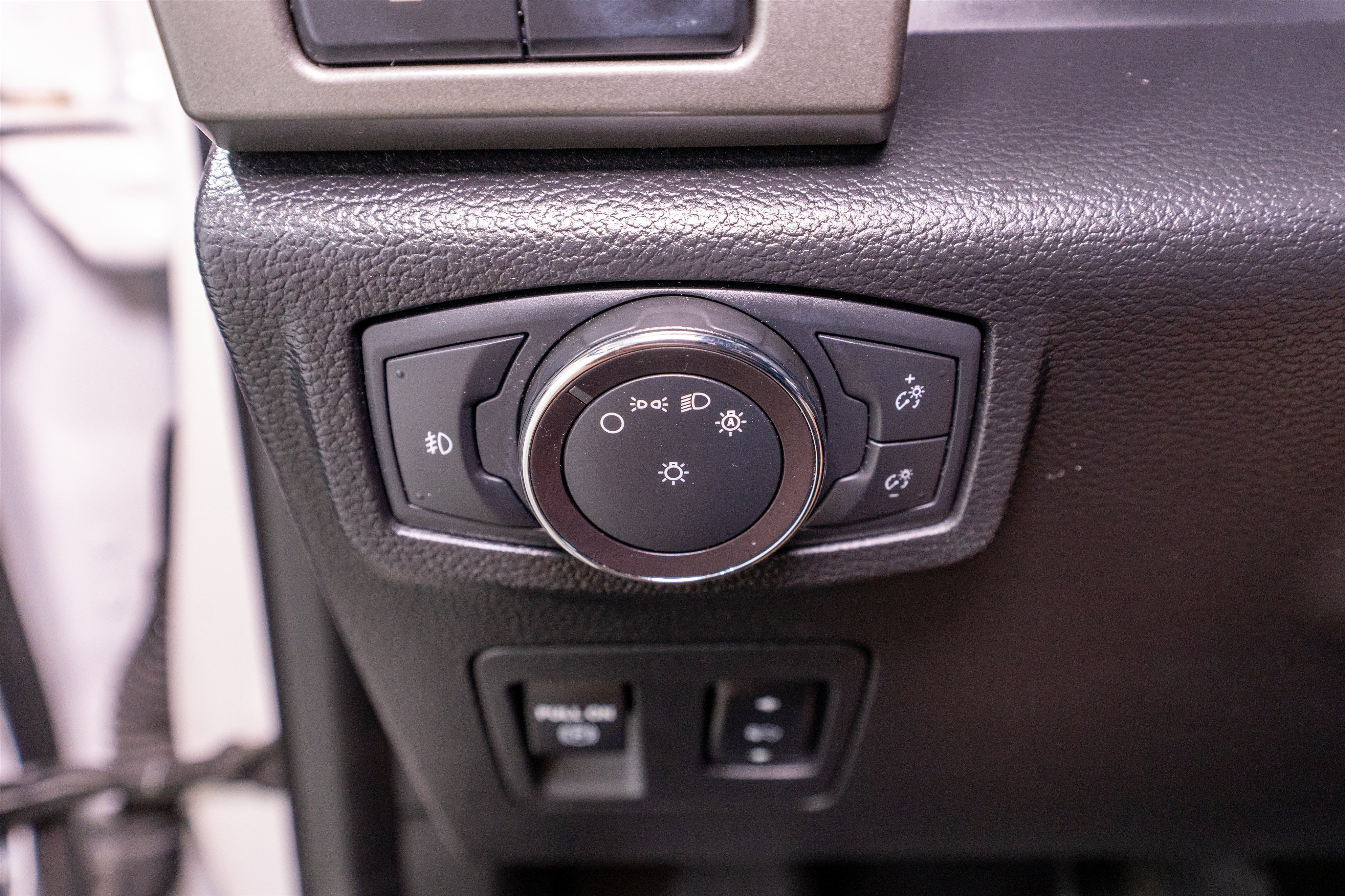 Used 2019 Ford Expedition Max XLT w/ Equipment Group 202A RWD image 28