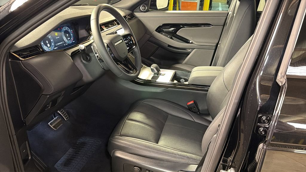 Used 2024 Land Rover Range Rover Evoque Dynamic SE image 25