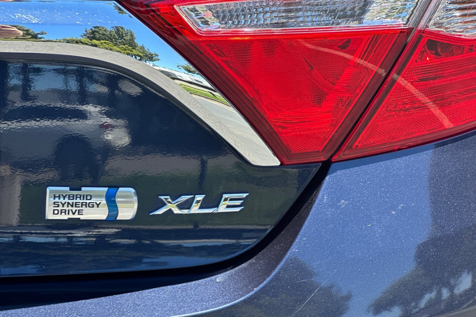 Used 2017 Toyota Camry XLE w/ Moonroof Package FWD image 36