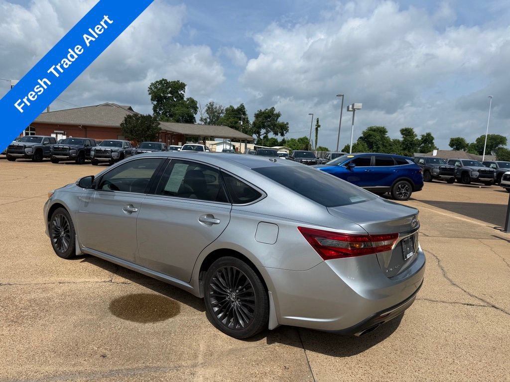 Used 2016 Toyota Avalon Touring FWD image 3