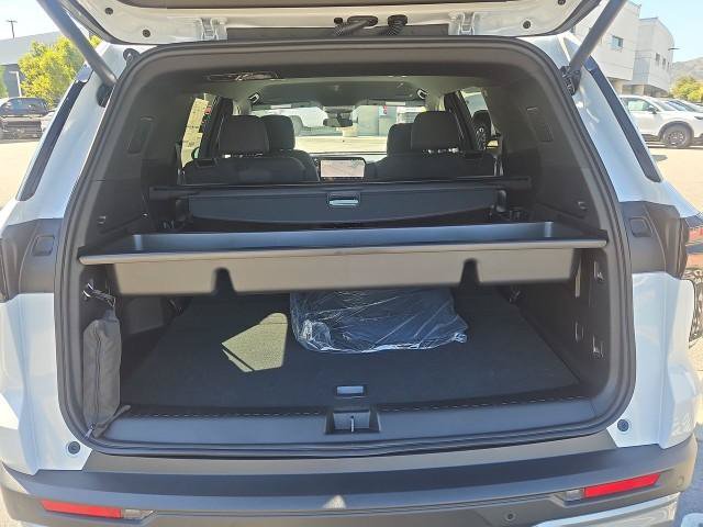 New 2027 Chevrolet Traverse LT w/ LPO, Cargo Package FWD image 26
