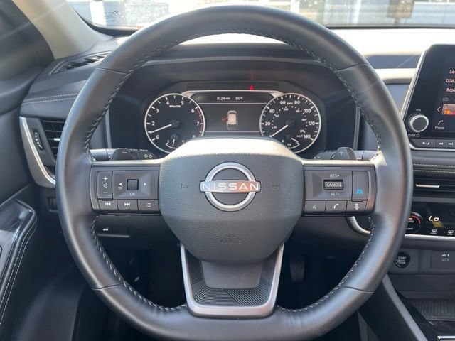 Used 2025 Nissan Rogue SV AWD/4WD image 12