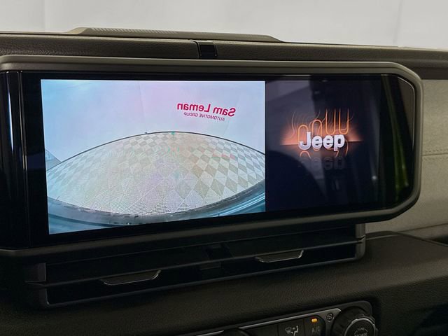 Used 2025 Jeep Wrangler Sport image 13