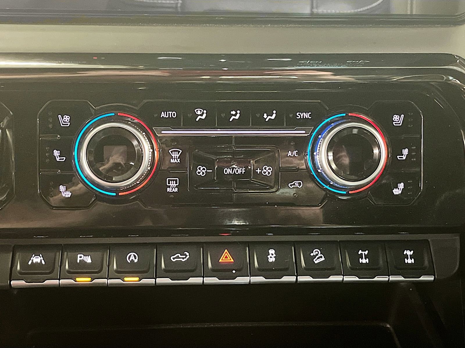 Used 2025 GMC Sierra 1500 AT4X w/ AT4X AEV Edition AWD/4WD image 16