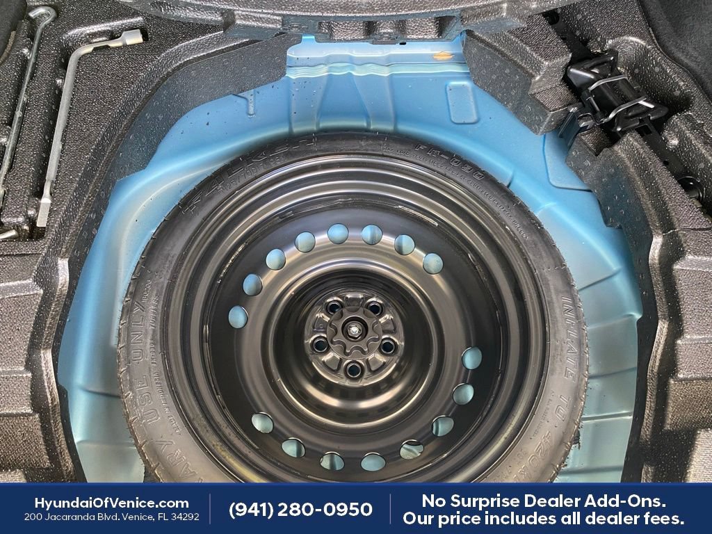 Used 2022 Toyota Prius LE FWD image 34