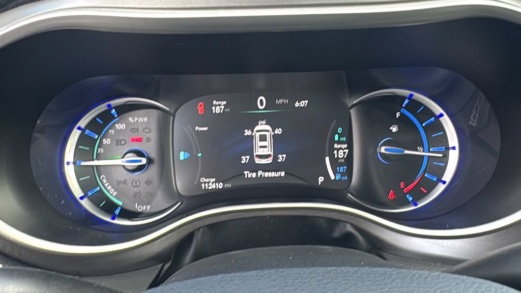 Used 2023 Chrysler Pacifica Touring-L FWD image 18