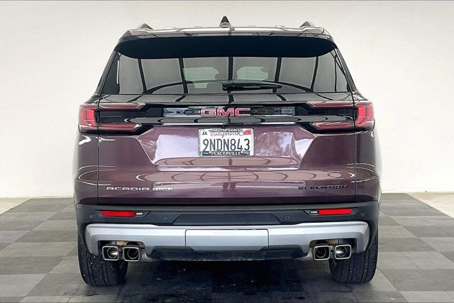 Used 2024 GMC Acadia Elevation w/ Luxury Package AWD/4WD image 3