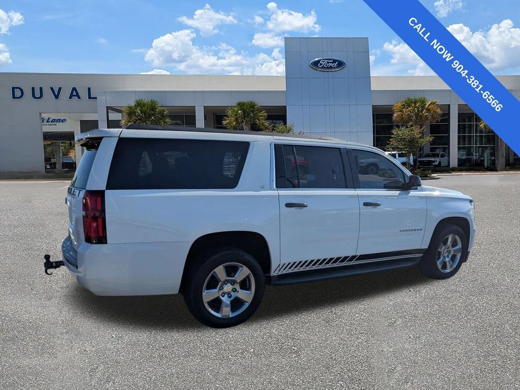 Used 2017 Chevrolet Suburban LT RWD image 4