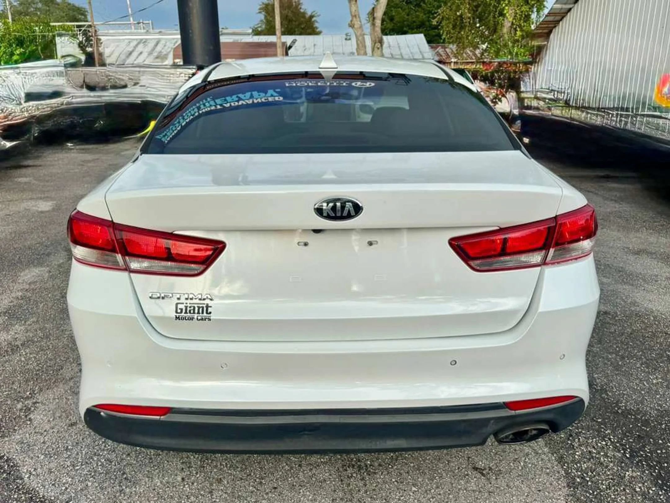 Used 2018 Kia Optima LX w/ 17" Alloy Wheels Package FWD image 16