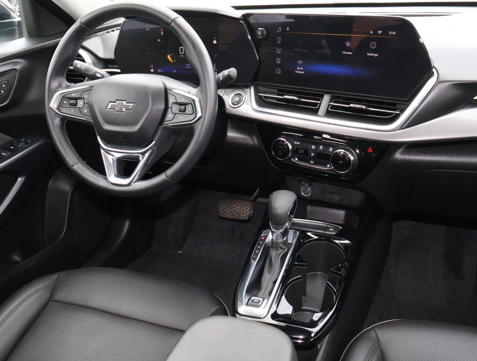 Used 2025 Chevrolet Trax ACTIV image 10