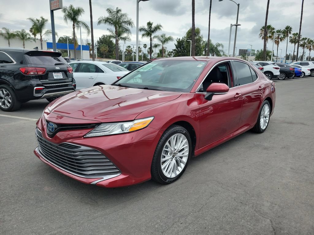 Used 2020 Toyota Camry XLE image 2