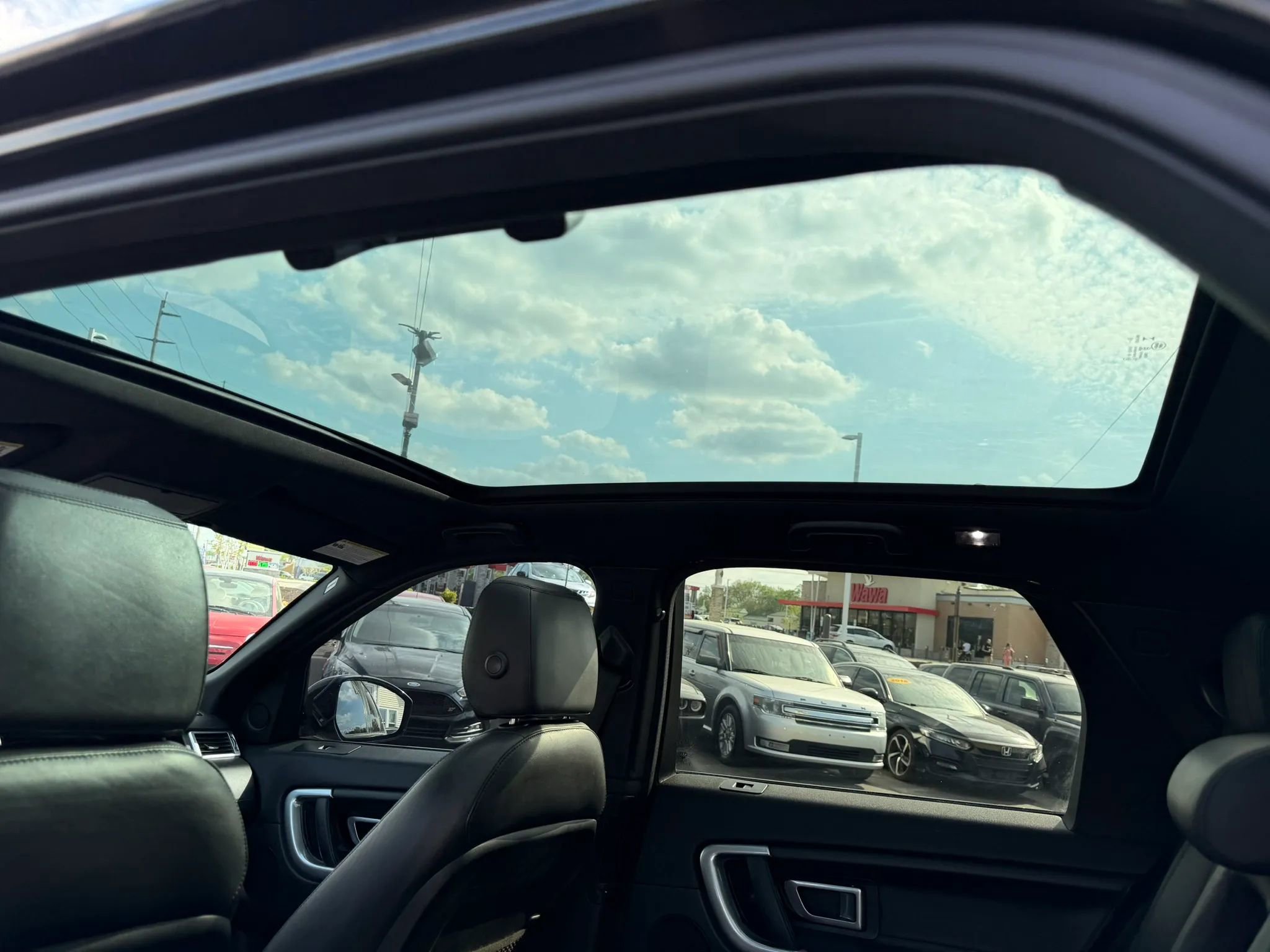 Used 2016 Land Rover Discovery Sport HSE Luxury image 69