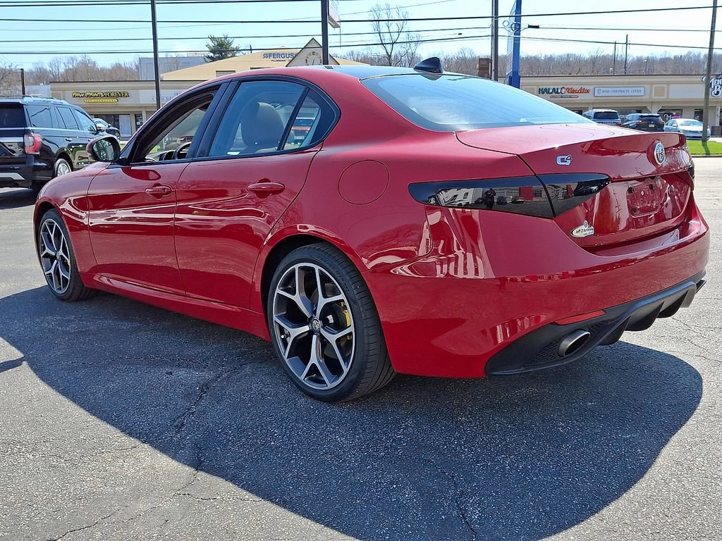Used 2019 Alfa Romeo Giulia AWD image 4