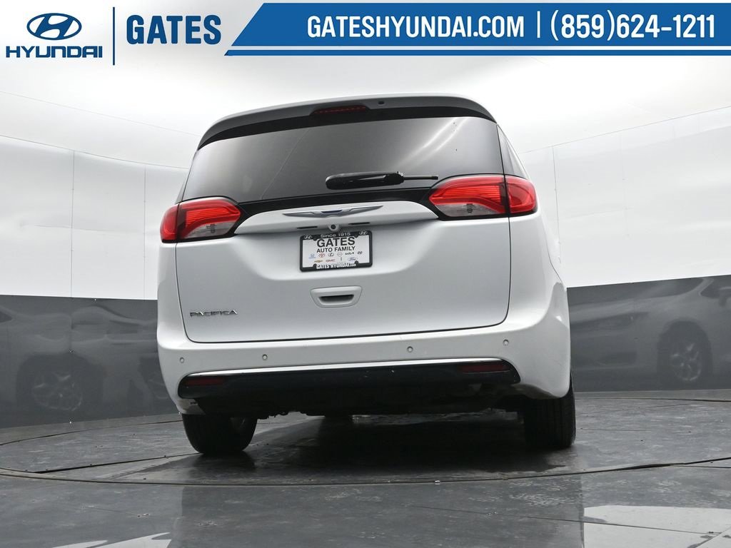 Used 2017 Chrysler Pacifica Touring-L Plus image 67