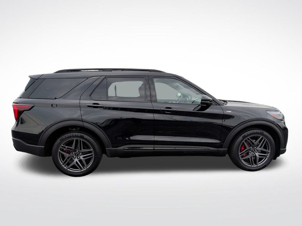 Certified 2025 Ford Explorer ST-Line w/ ST-Line Street Pack AWD/4WD image 9