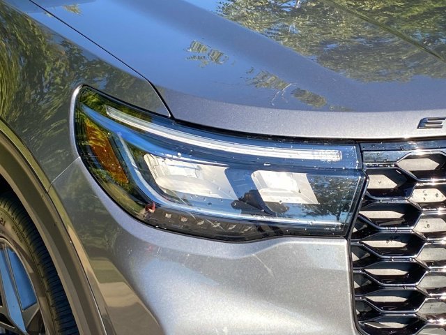 Used 2025 Ford Explorer ST-Line w/ Premium Package RWD image 4