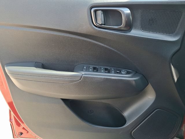 Certified 2024 Hyundai Venue Limited FWD image 12