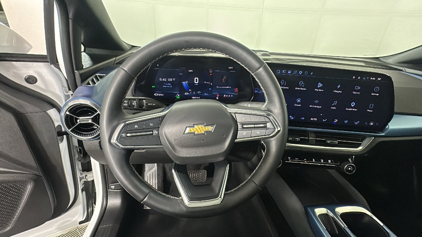 Used 2024 Chevrolet Equinox EV LT FWD image 17