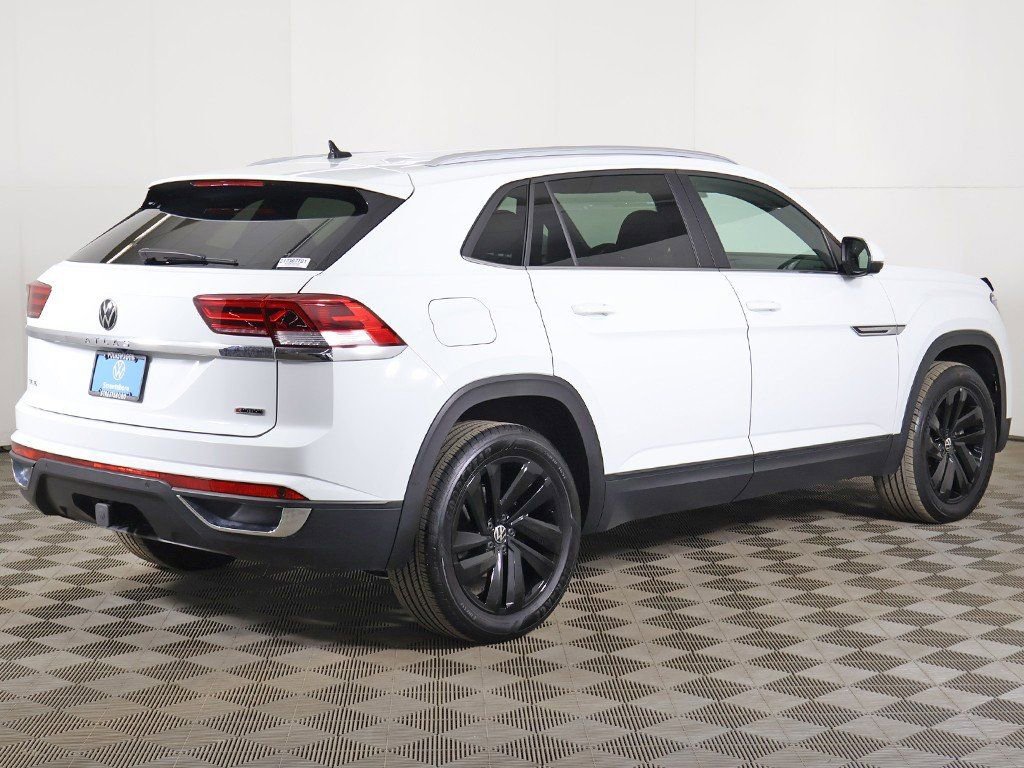 Used 2022 Volkswagen Atlas Cross Sport SE image 9