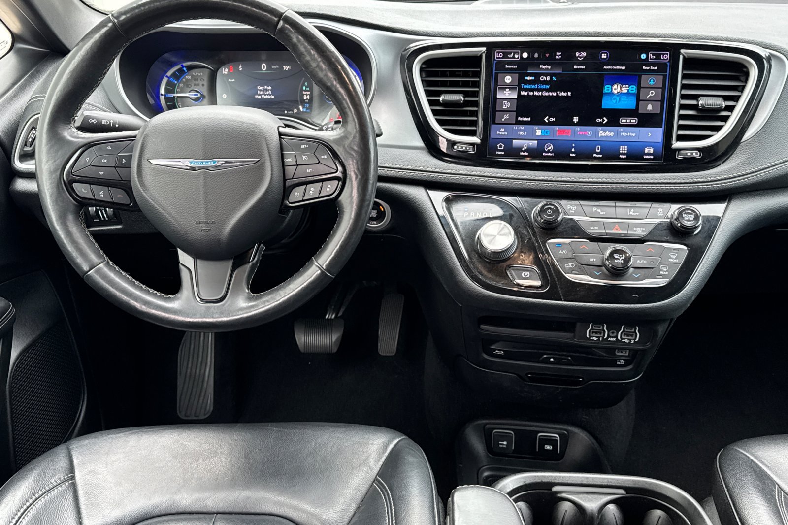 Used 2021 Chrysler Pacifica Touring-L w/ Uconnect Theater Family Group FWD image 14