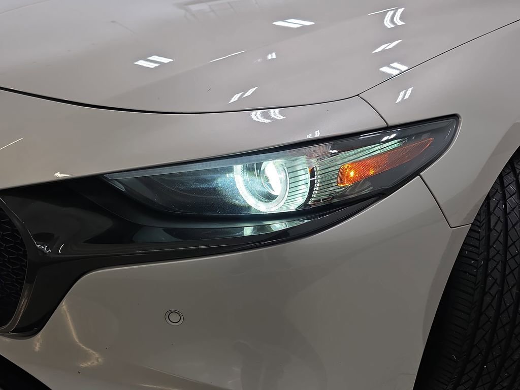 Used 2023 MAZDA MAZDA3 Hatchback w/Premium Plus Pkg image 31