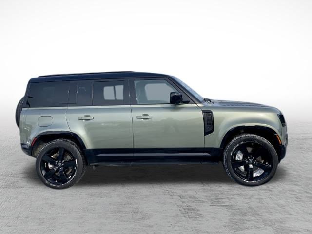 Certified 2025 Land Rover Defender 110 X-Dynamic SE image 4