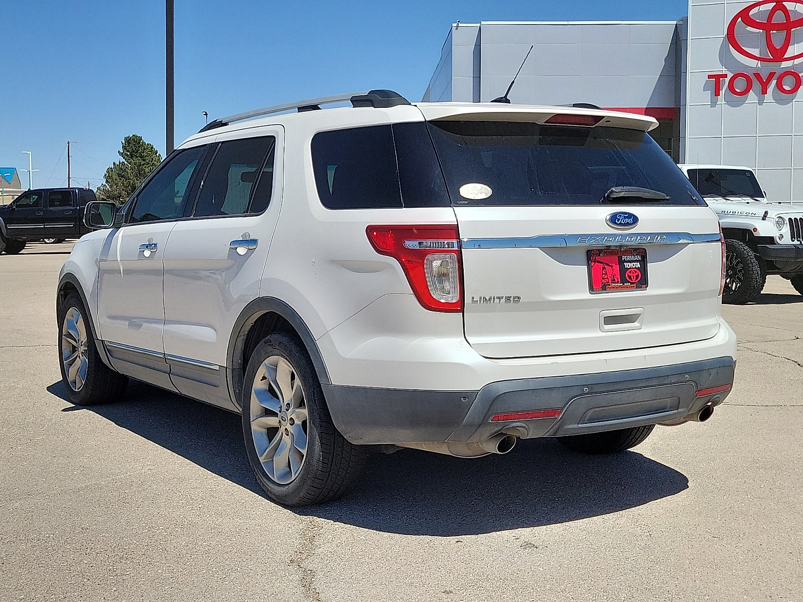 Used 2011 Ford Explorer Limited w/ 301A Rapid Spec Order Code FWD image 3