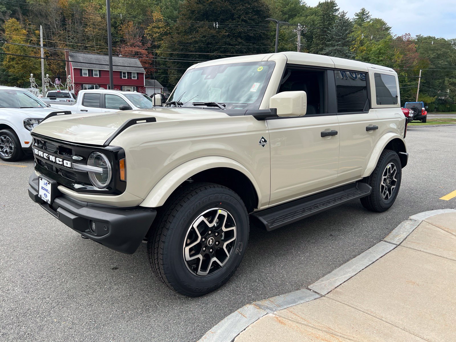 New 2026 Ford Bronco Outer Banks AWD/4WD image 3