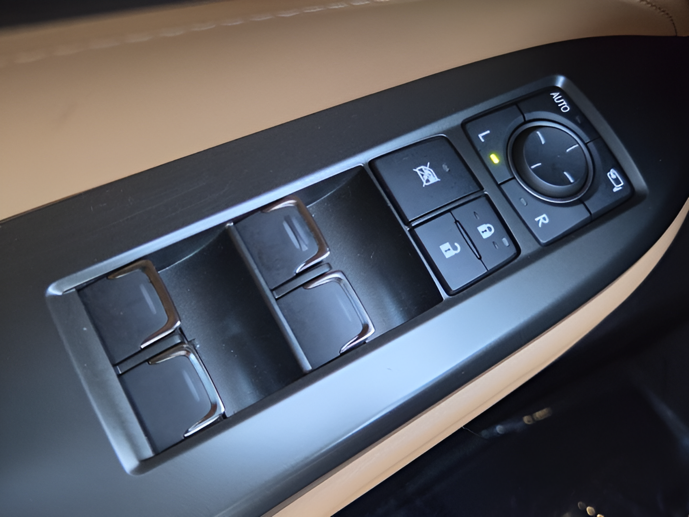 Used 2024 Lexus NX 350h AWD image 28