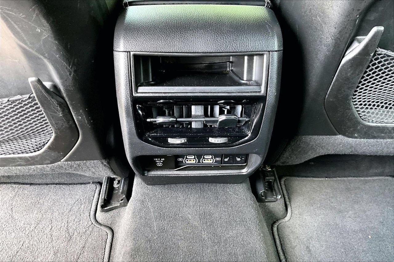 Used 2023 Jeep Grand Cherokee Overland AWD/4WD image 17