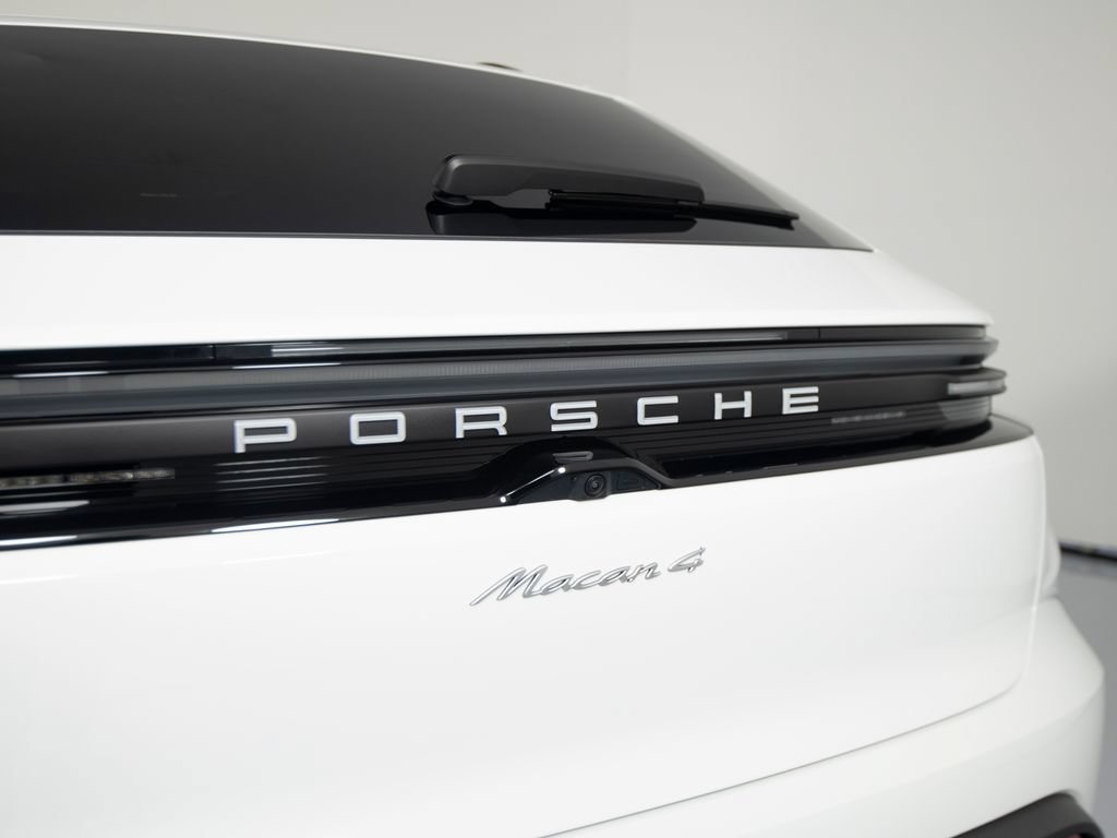 New 2026 Porsche Macan 4 Electric AWD/4WD image 39