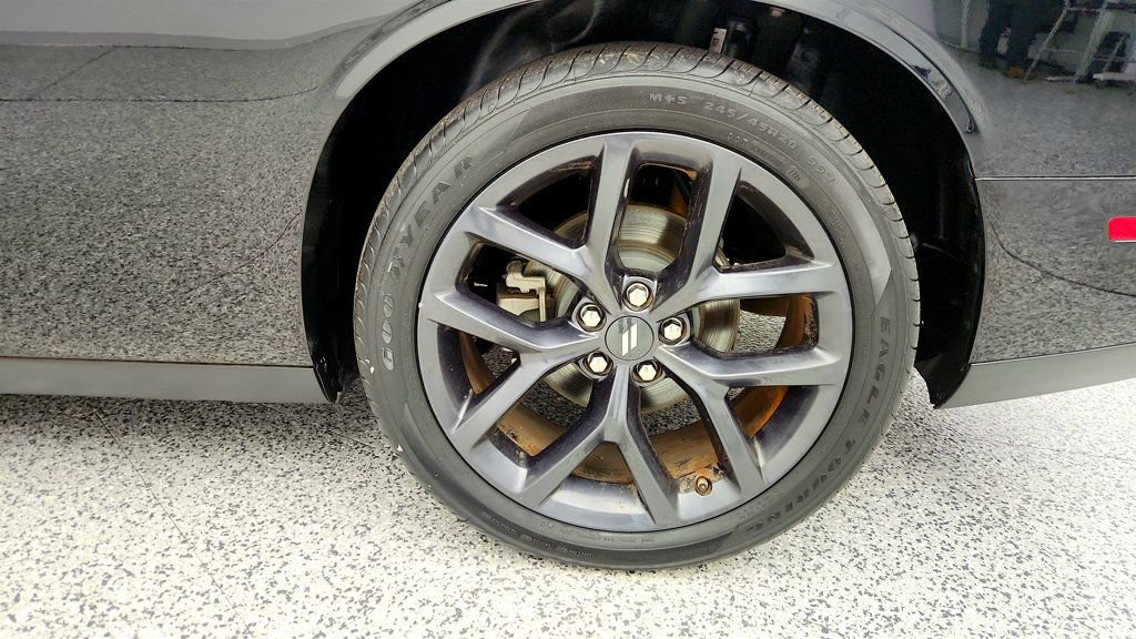 Used 2023 Dodge Challenger R/T w/ Blacktop Package image 9