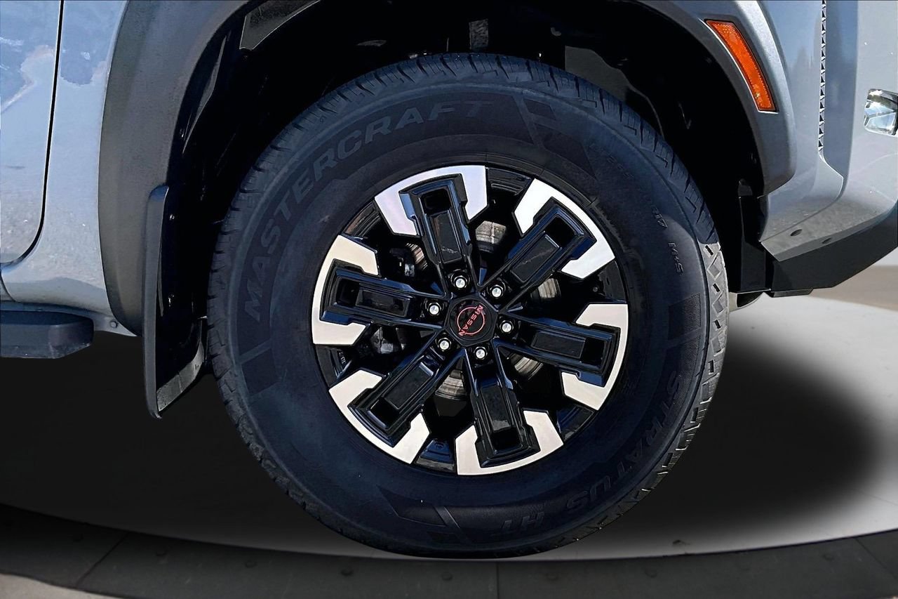 Used 2022 Nissan Frontier PRO-4X AWD/4WD image 32