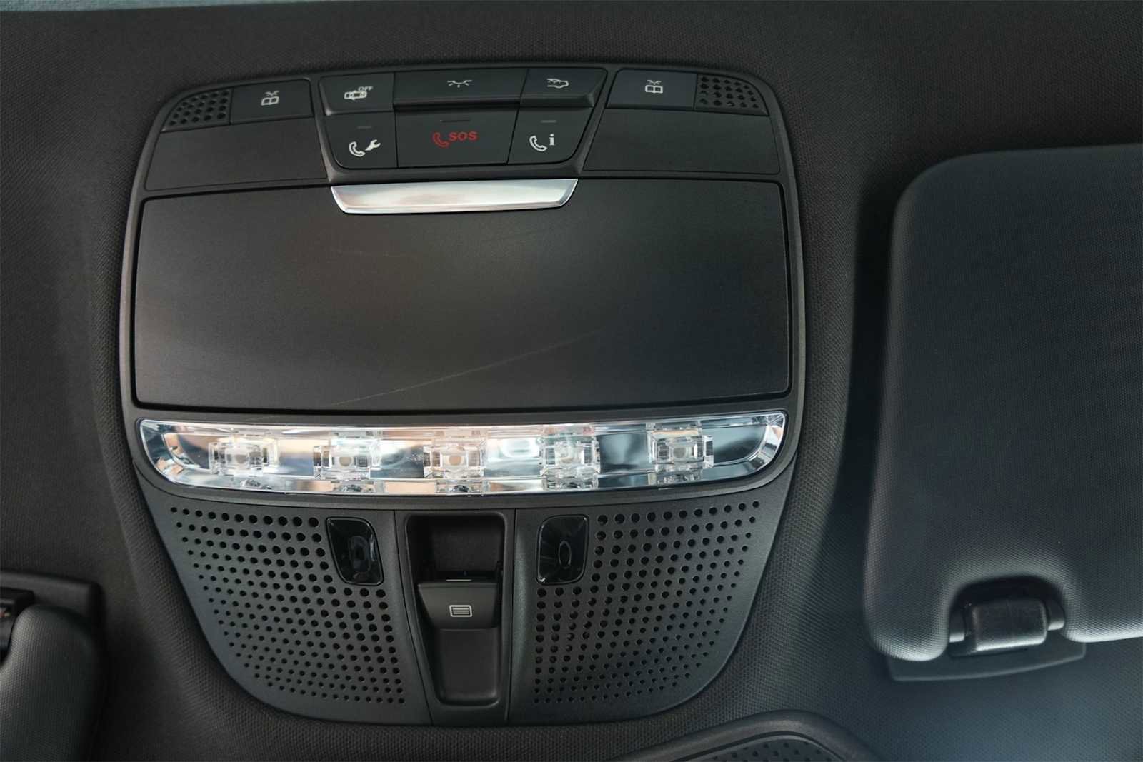 Used 2015 Mercedes-Benz C 400 4MATIC image 27