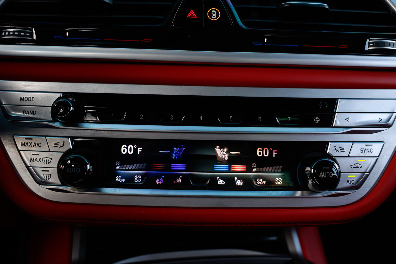 Used 2021 BMW 750i xDrive w/ Luxury Rear Seating Package image 38