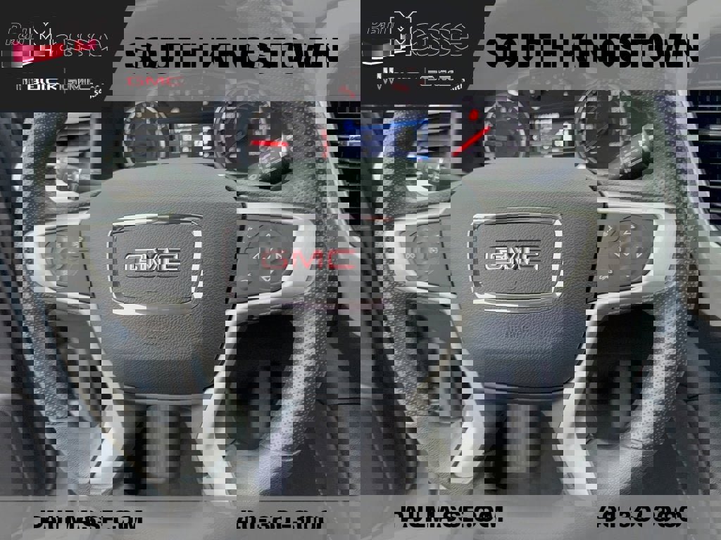 Certified 2023 GMC Acadia SLE w/ Driver Convenience Package image 11