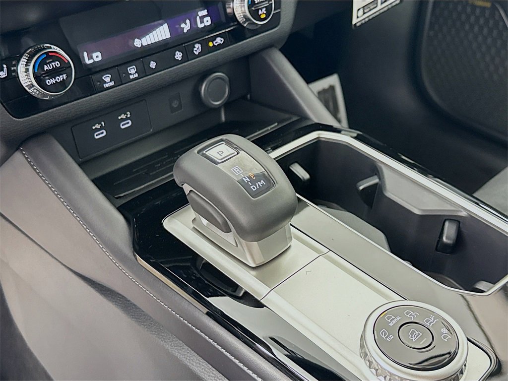 New 2025 Mitsubishi Outlander SE image 17