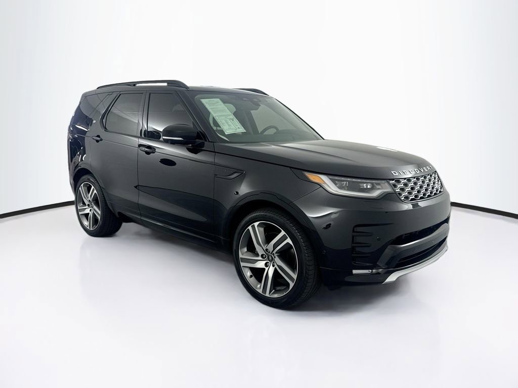 Certified 2025 Land Rover Discovery Metropolitan Edition image 3