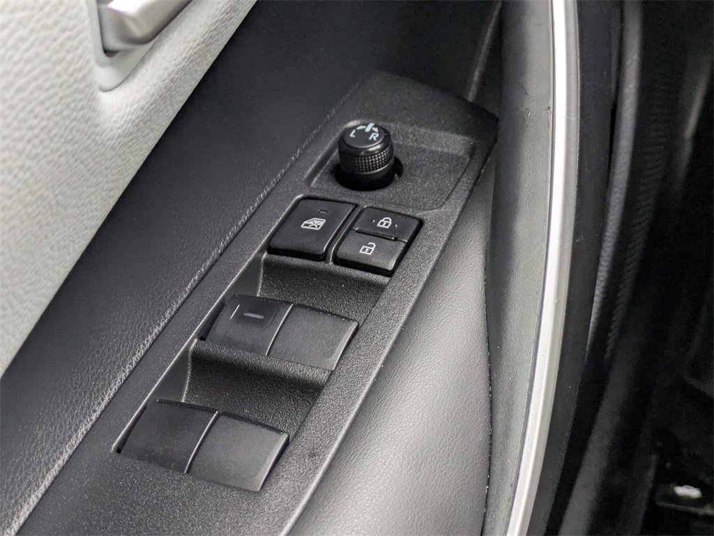 Used 2022 Toyota Corolla SE image 24