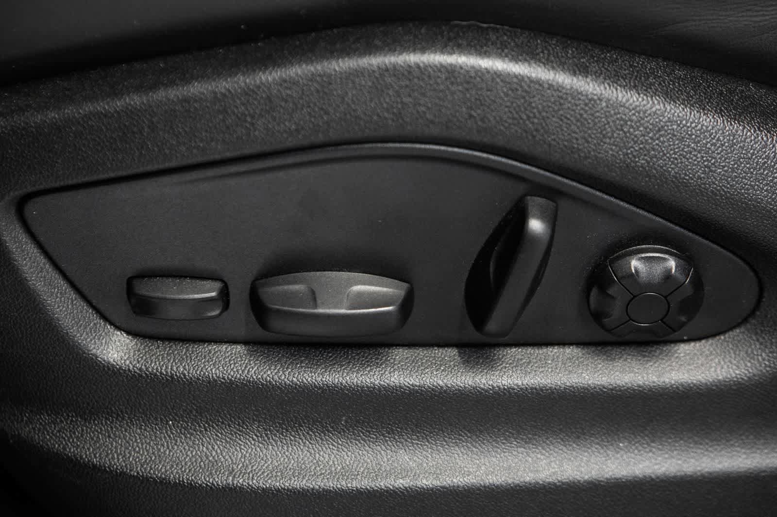 Certified 2024 Porsche Cayenne Coupe AWD/4WD image 19