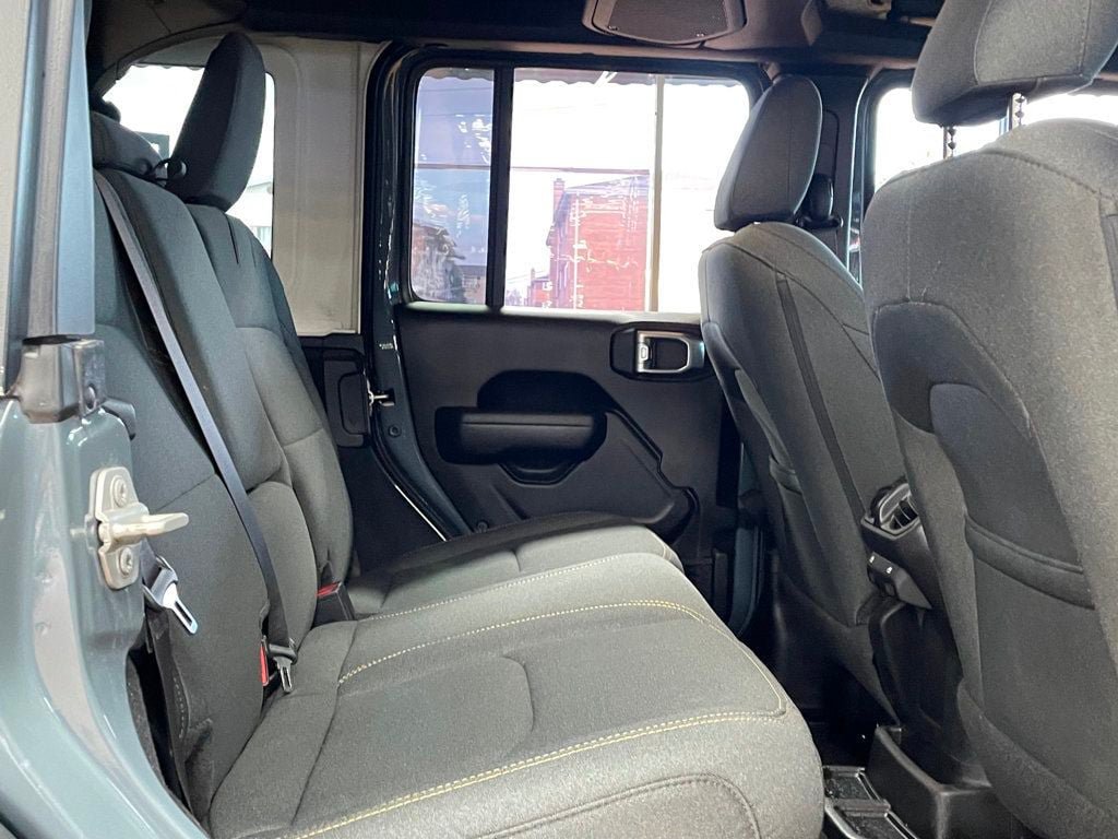 Used 2024 Jeep Wrangler Unlimited AWD/4WD image 15