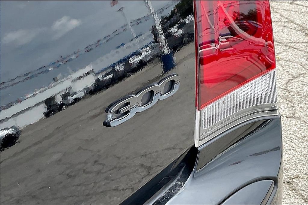 Used 2022 Chrysler 300 Touring w/ Sport Appearance Package RWD image 27