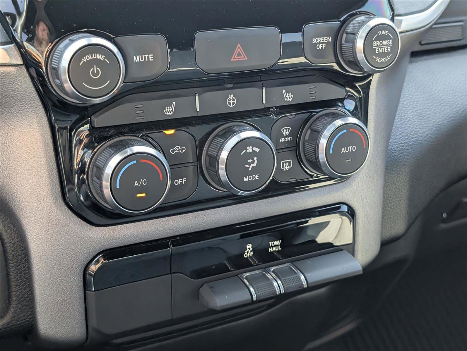 Used 2023 RAM 1500 Big Horn AWD/4WD image 19